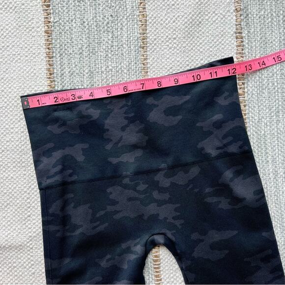 Spanx Seamless Black Grey Camo High Rise Leggings Women’s Size Medium - Picture 6 of 10